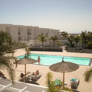 Precioso En Complejo Con Piscina Apartamento